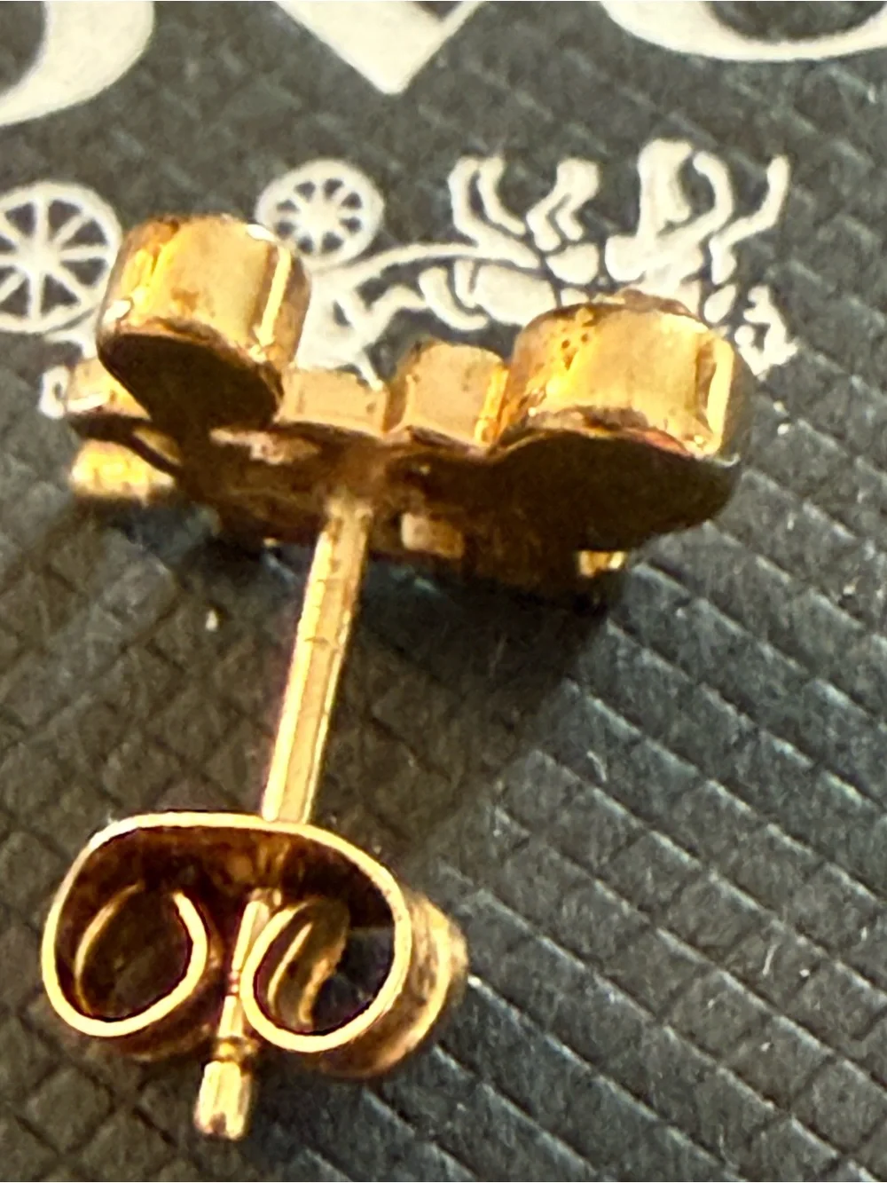 NWOT Coach Horse and Carriage Earring(single) - Picture 5 of 6